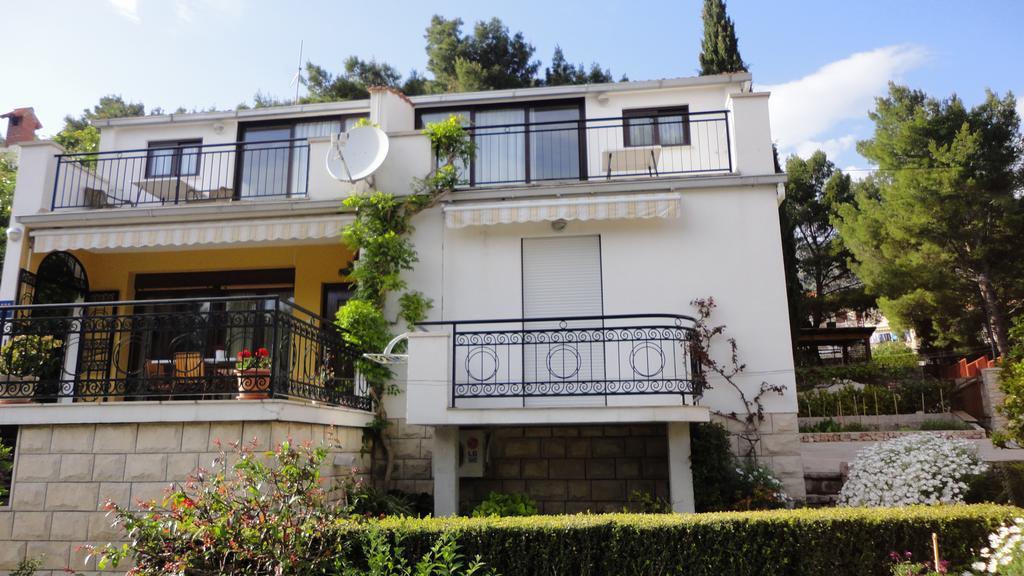 Guesthouse Apartment Bozica ボル エクステリア 写真