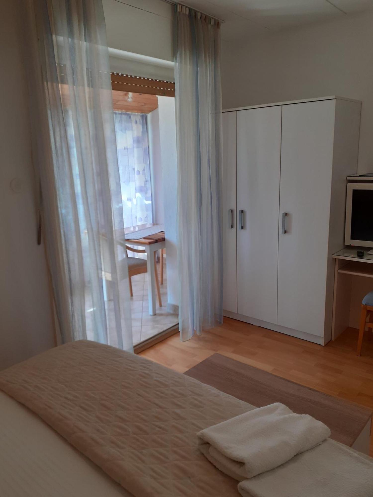 Guesthouse Apartment Bozica ボル エクステリア 写真