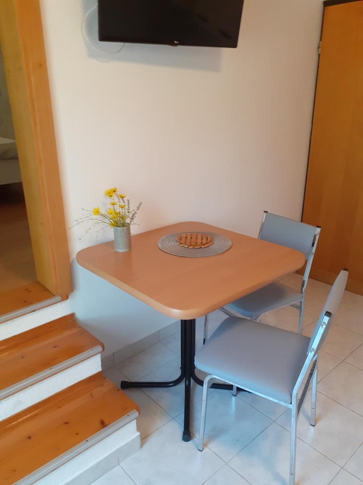 Guesthouse Apartment Bozica ボル エクステリア 写真