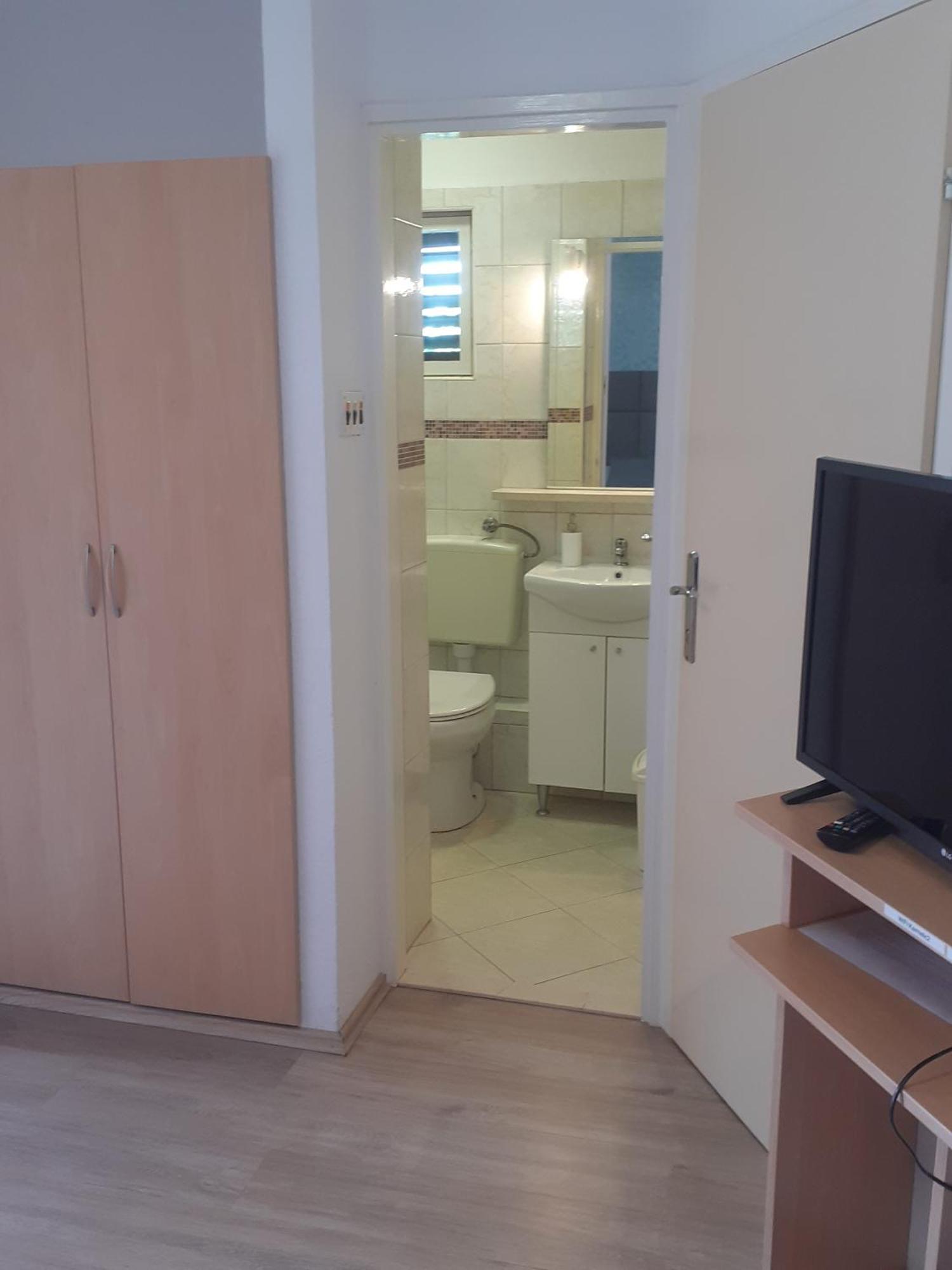 Guesthouse Apartment Bozica ボル エクステリア 写真