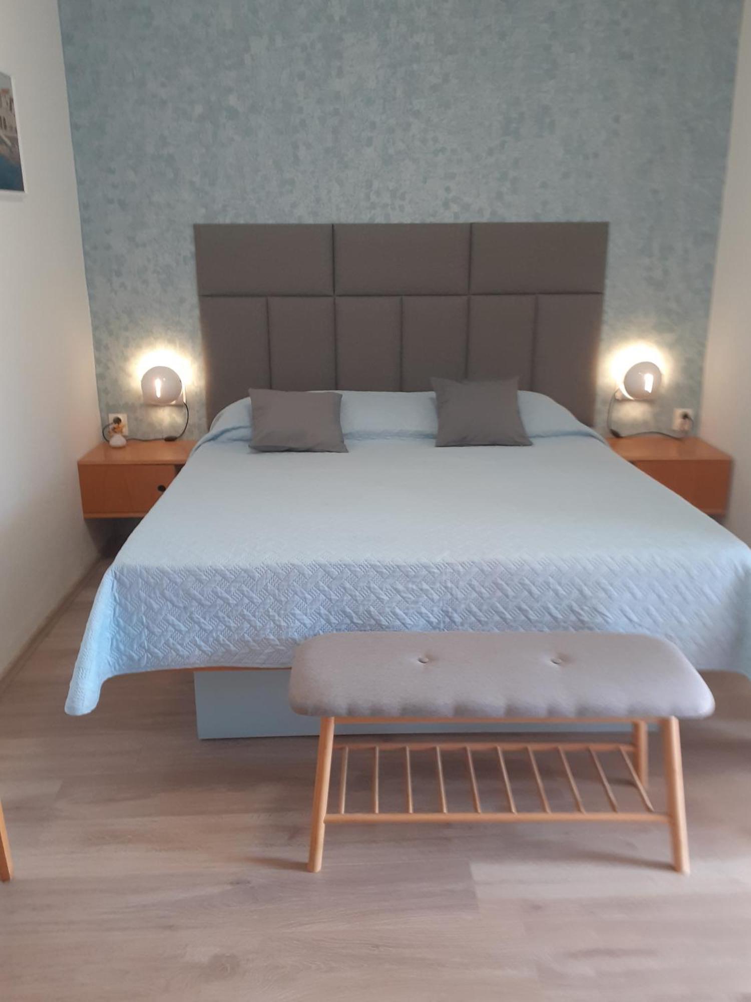 Guesthouse Apartment Bozica ボル エクステリア 写真
