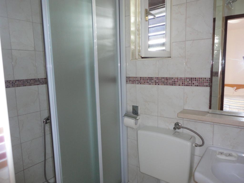 Guesthouse Apartment Bozica ボル エクステリア 写真
