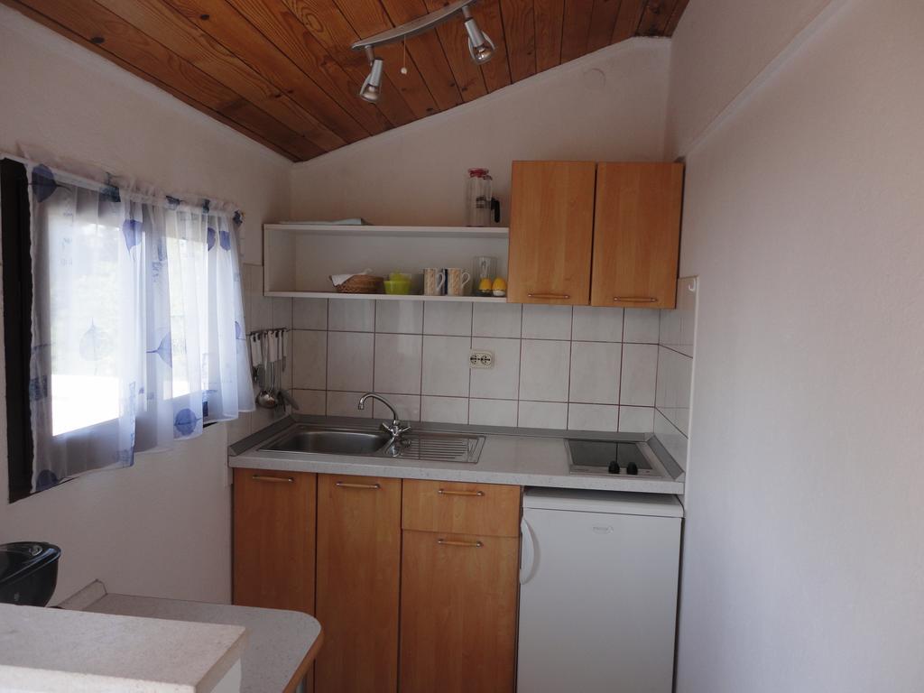 Guesthouse Apartment Bozica ボル エクステリア 写真