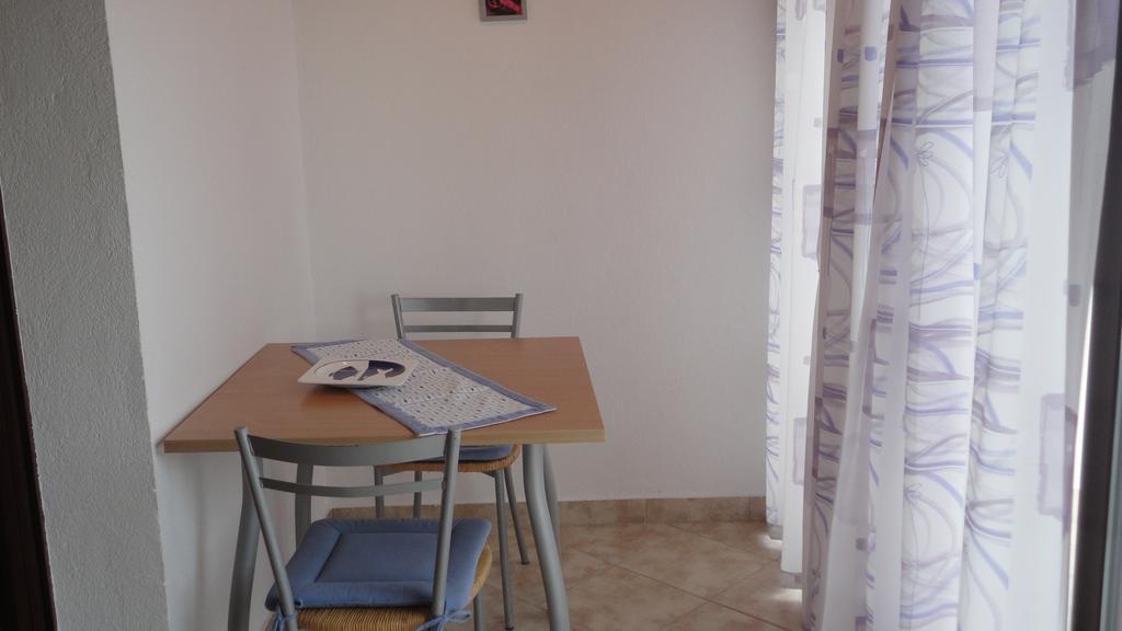 Guesthouse Apartment Bozica ボル エクステリア 写真
