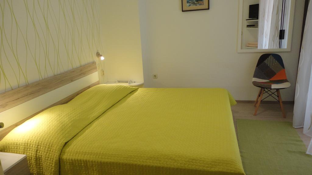 Guesthouse Apartment Bozica ボル エクステリア 写真