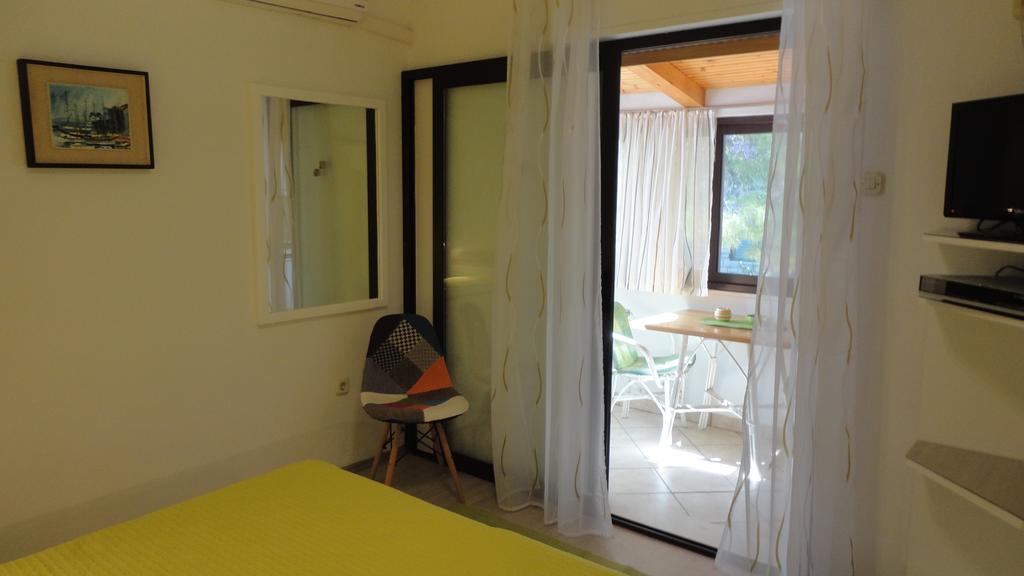 Guesthouse Apartment Bozica ボル エクステリア 写真