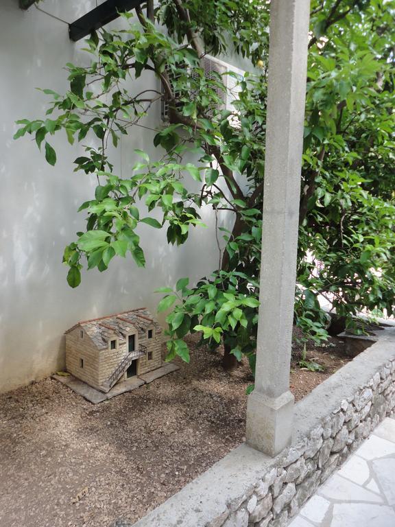 Guesthouse Apartment Bozica ボル エクステリア 写真