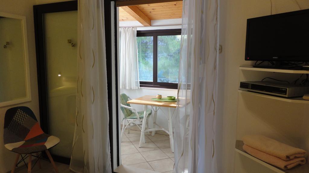 Guesthouse Apartment Bozica ボル エクステリア 写真