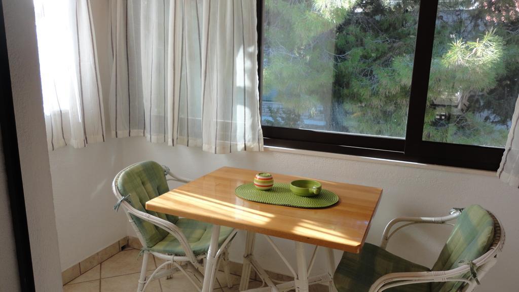 Guesthouse Apartment Bozica ボル エクステリア 写真