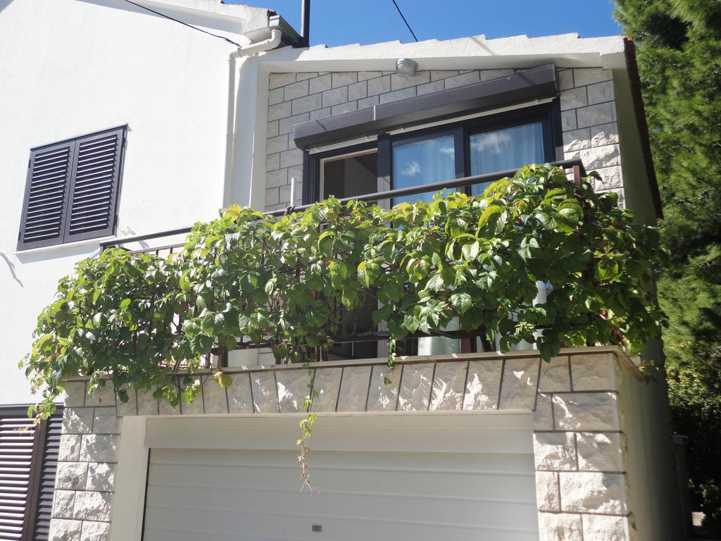 Guesthouse Apartment Bozica ボル エクステリア 写真